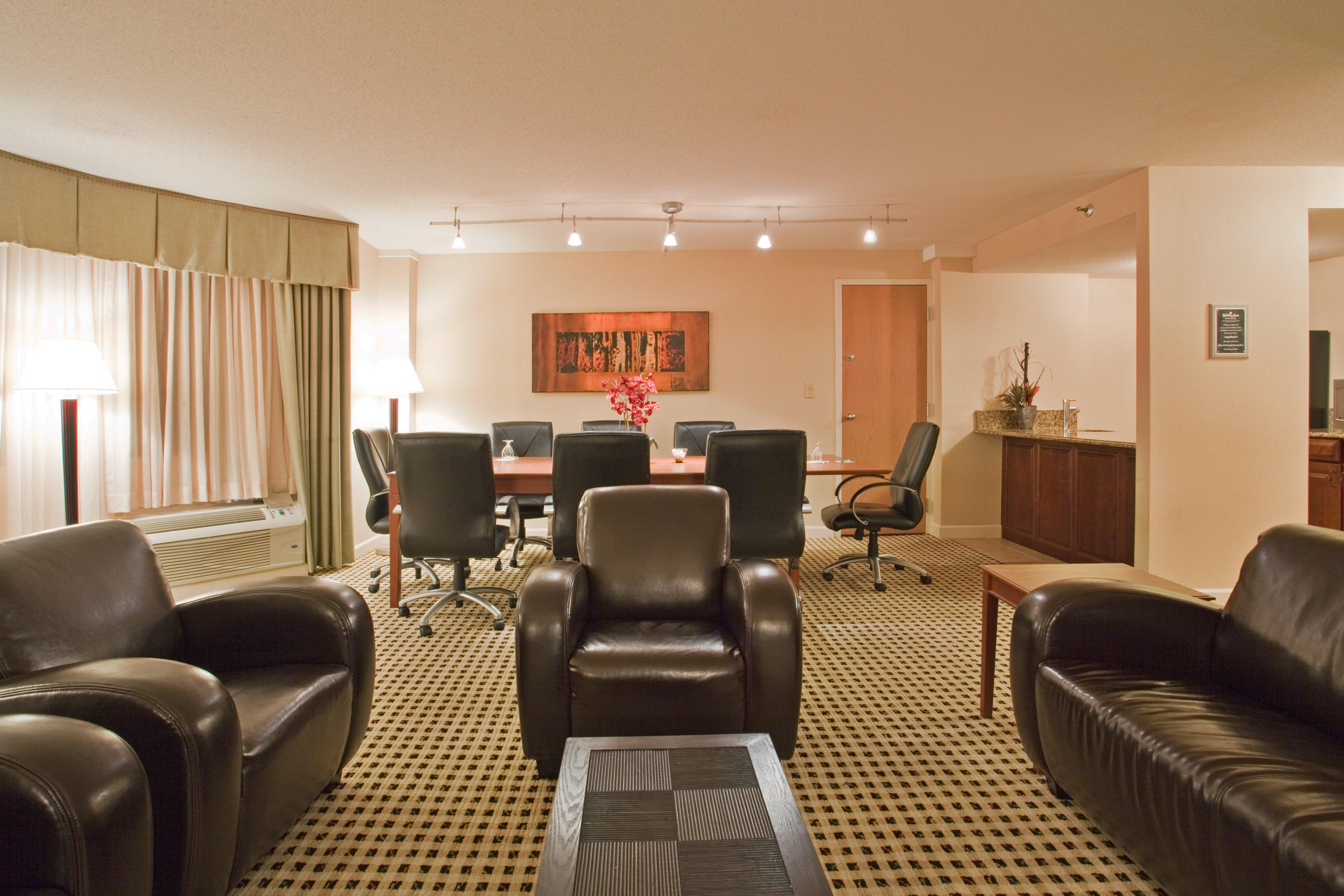 Doubletree By Hilton Charlotte City Center Exterior photo