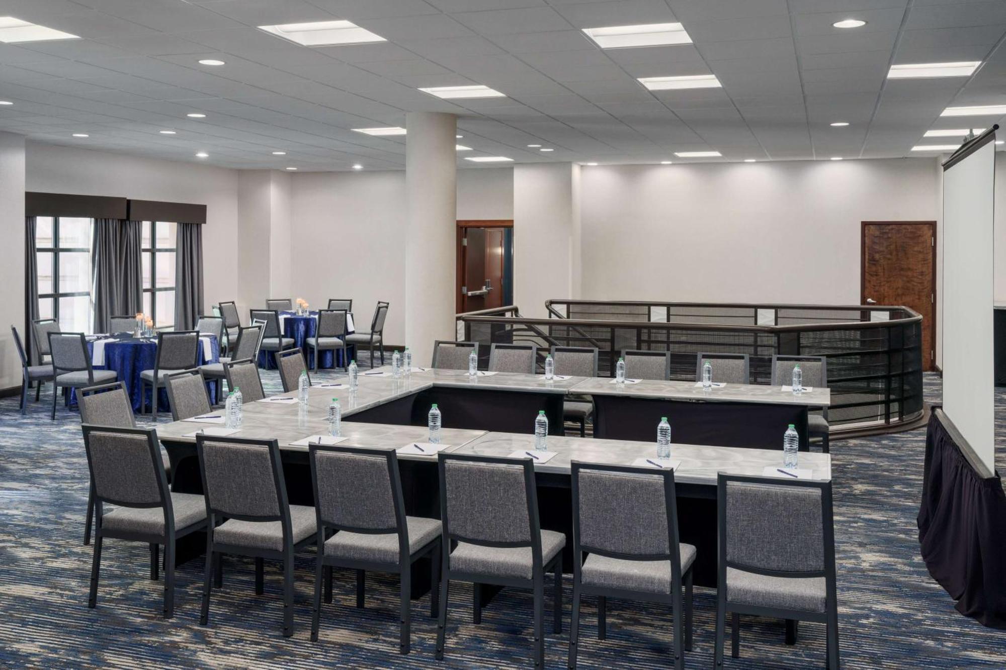 Doubletree By Hilton Charlotte City Center Exterior photo