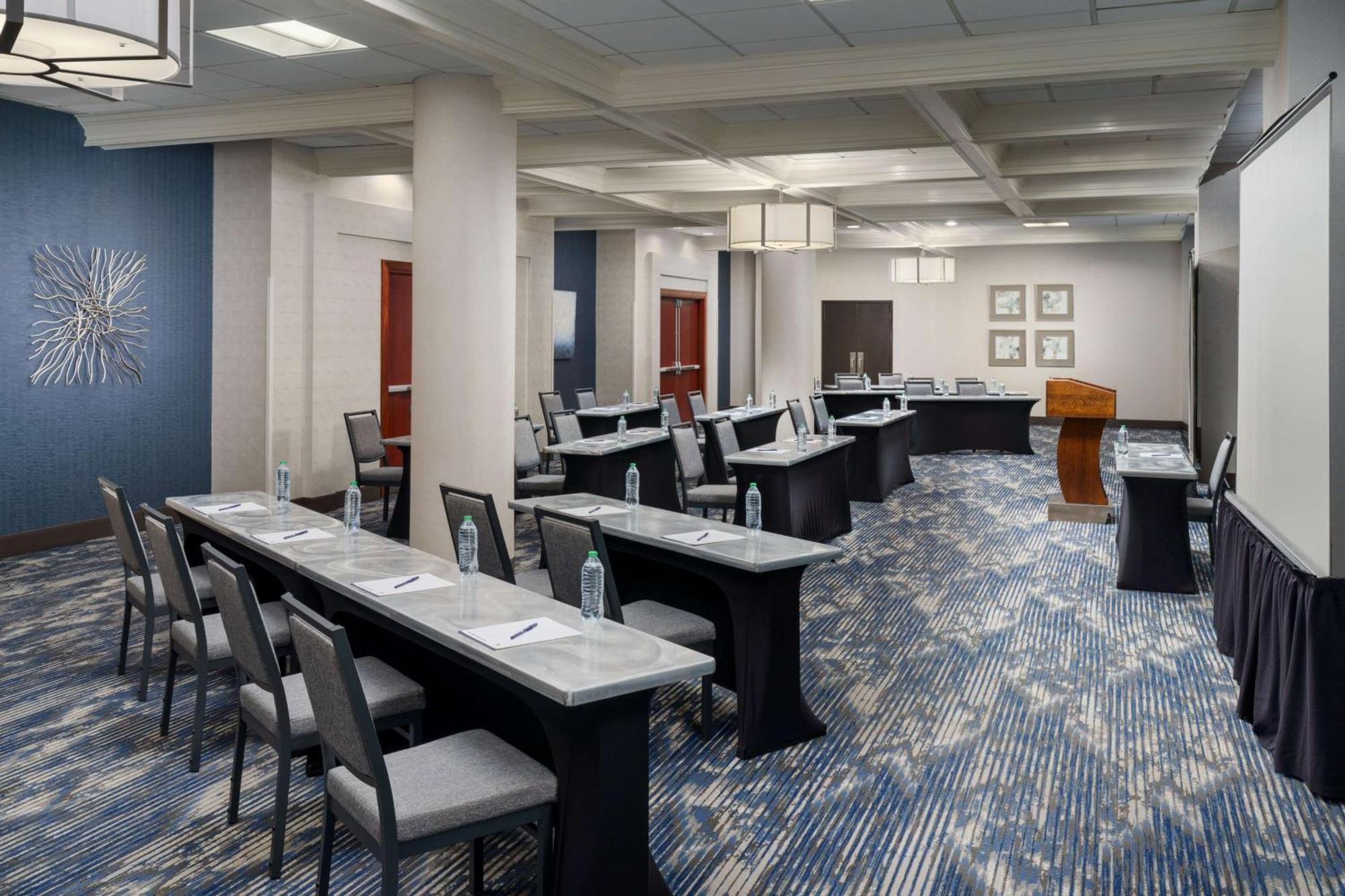 Doubletree By Hilton Charlotte City Center Exterior photo
